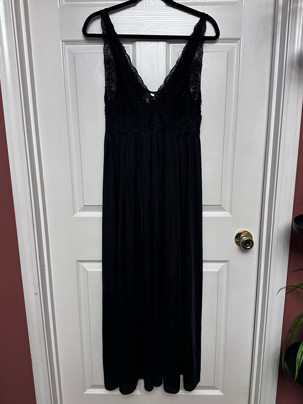 Shadowline Nightgown Nylon Sheer Lace Bodice Silky Black Classic Long Sweep M